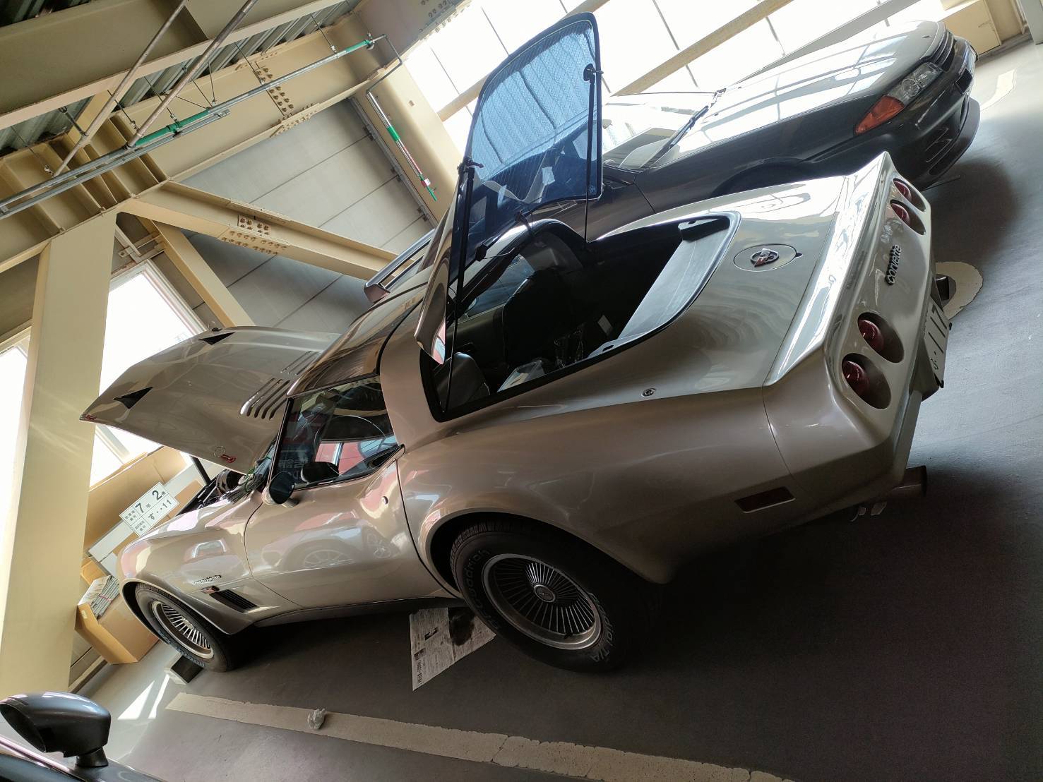 CORVETTE C3 コレクターズエディション　ハッチバックのヒンジを工作する件。